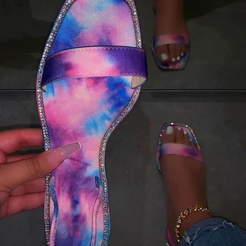 2021 mode sexet Rom rhinestone sommeren nye stil tilbage rem fladskærms kvindelige sandaler Solid farve komfortable plus size Sandaler