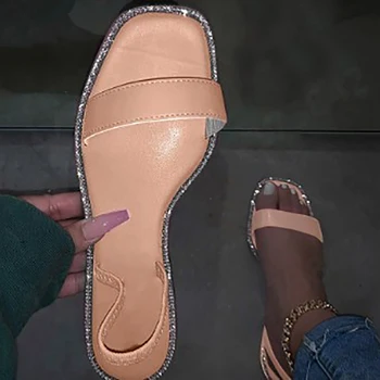 2021 mode sexet Rom rhinestone sommeren nye stil tilbage rem fladskærms kvindelige sandaler Solid farve komfortable plus size Sandaler