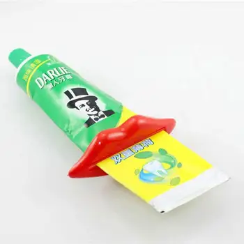 2Pc Plast Tube Tandpasta Squeezer Badeværelse Hjem Multifunktionelle Kreative Læbe Form Sød Tandpasta Dispenser Rullende Indehaver