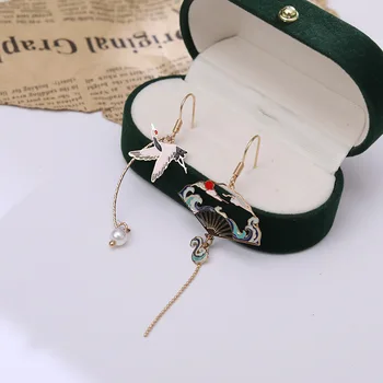 Kinesisk stil Folde Fan Modellering Kran sky Hængende Dingle National Stil Øreringe til Kvinder Hule asymmetrisk Metal Smykker