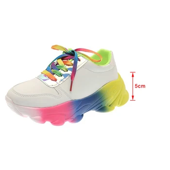 Kvinder Sneakers Sko Foråret Tyk Bund Regnbue Farvet Kvindelige Fodtøj Afslappet Behagelig 2021 Non-Slip Daddy Sko Damer Ny