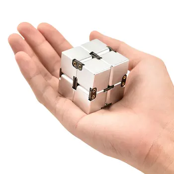 Legering Magic Cube Stress Relief Infinity Cube Blokke med Metal Box Bærbare Dekomprimerer Slappe af Legetøj Til Børn Voksne Børn