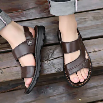 Metal knapper bløde læder sko mænd sandaler sommer 2021 nye mode tøfler mand sandalias fast casual lejligheder