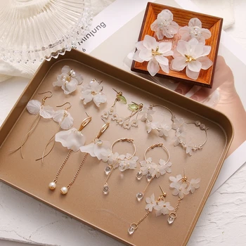 ZOVOLI Mode koreanske Acryl-Blomst Drop Øreringe til Kvinder Hvid Krystal Vedhæng Temperament Dingle Øreringe Smykker Brinco